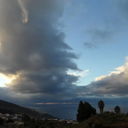 Cueva Del Viento Holiday home *